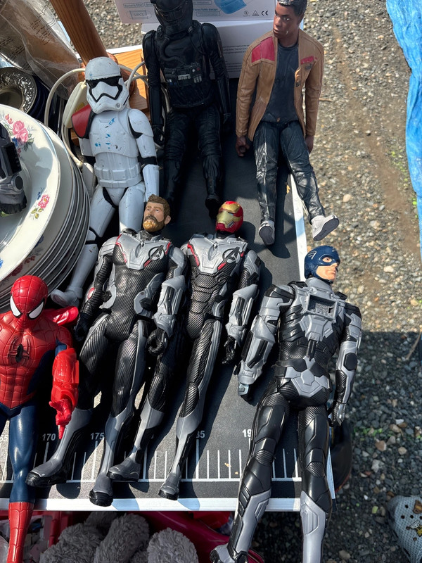 Figurines