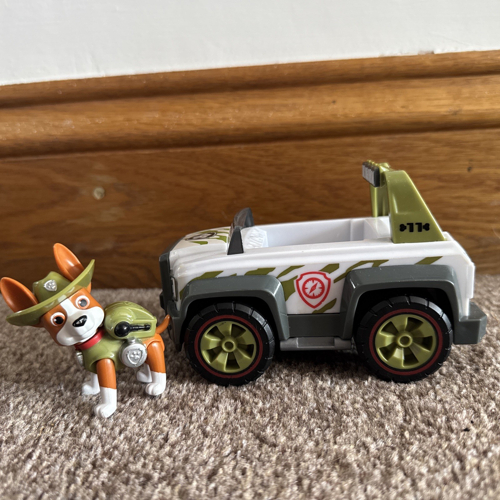Paw Patrol Tracker Jungle Jeep set auto e figure, 5,5 pollici, posta combinata