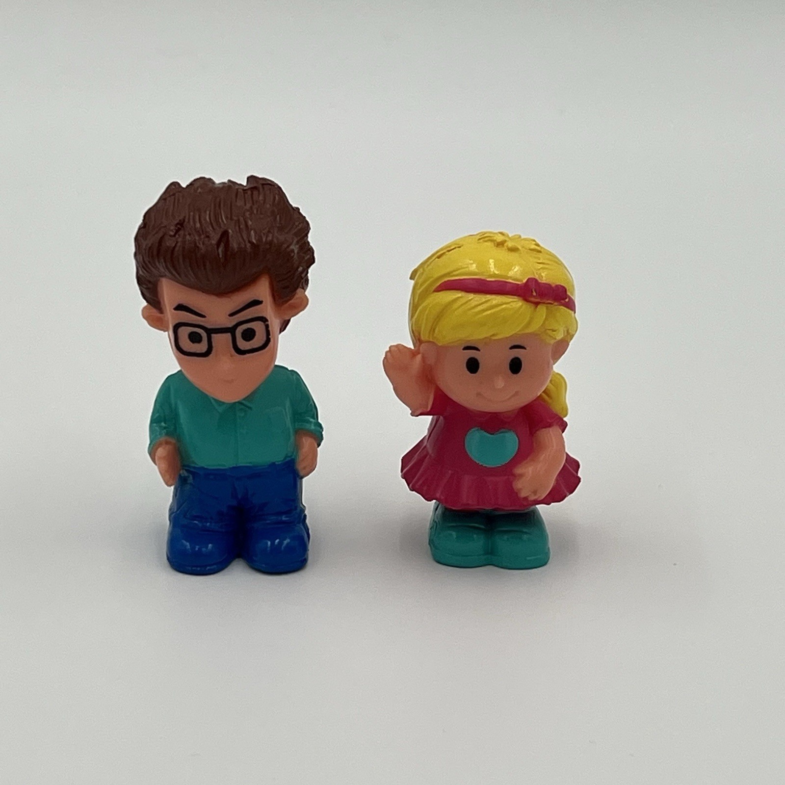 Keenway Dollhouse Figures Boy with Glasses & Girl with Heart Dress