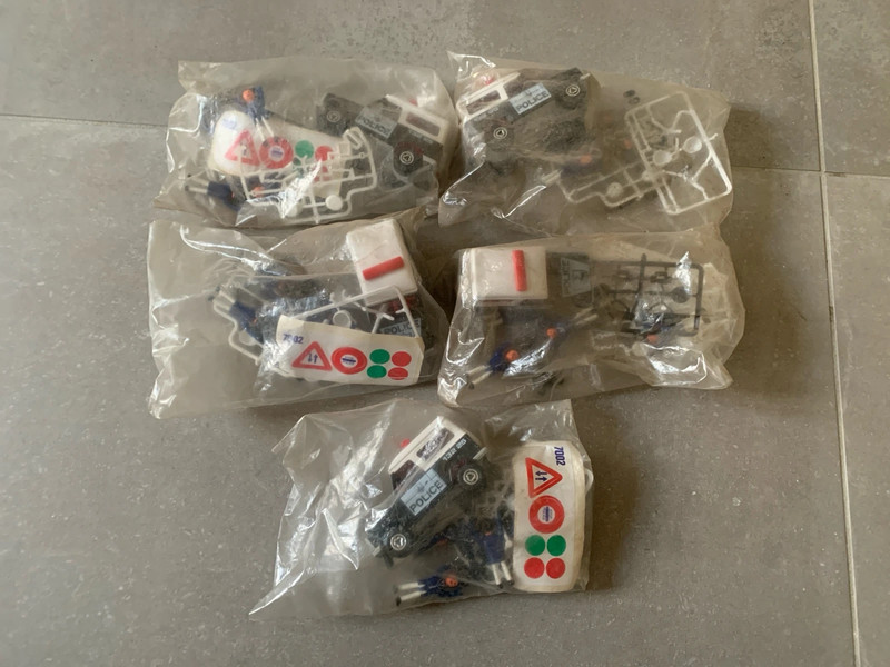 Lot de 5 majorette police Majokit