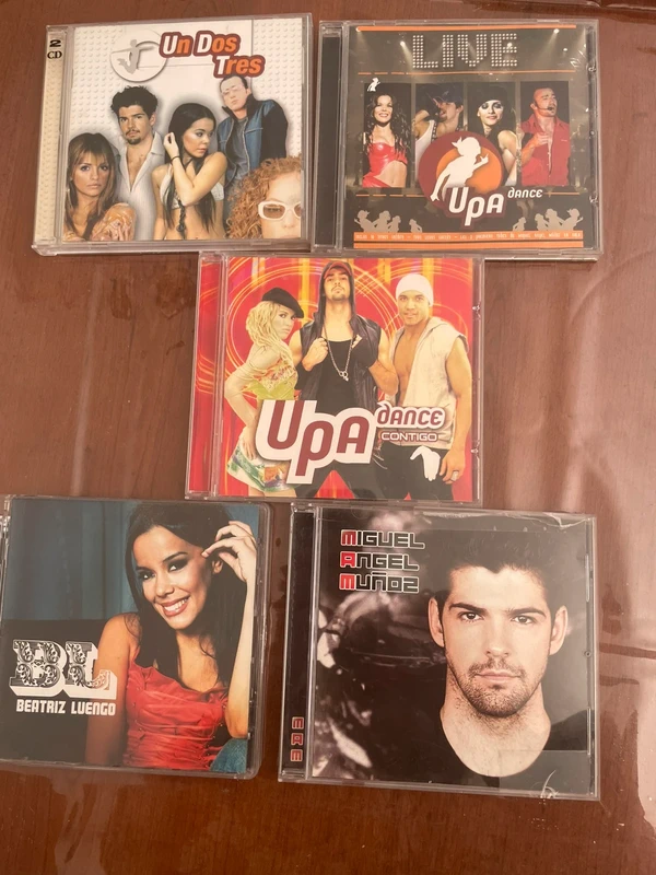 Albums univers Un, Dos, Très