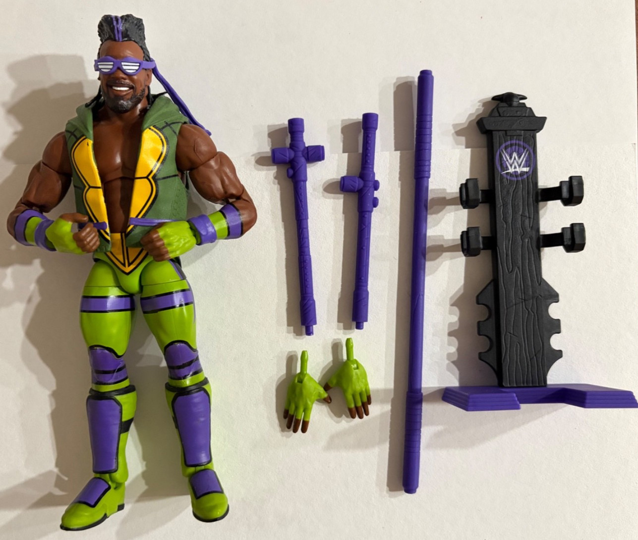 2024 WWE x TMNT Elite Collection Xavier Woods Donatello sciolto con accessori