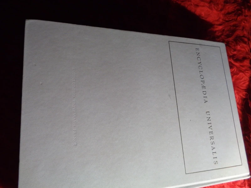 Livre encyclopedie universalia