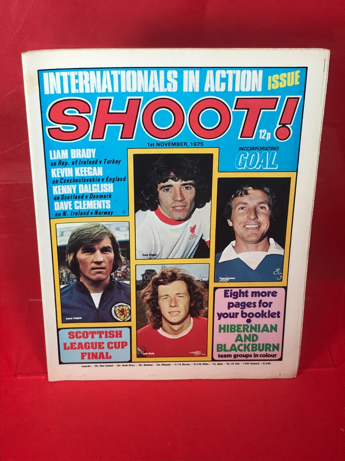 SHOOT 1st November 1975  SOCCER Hibernian Blackburn FOOTBALL GOAL MAGAZINE