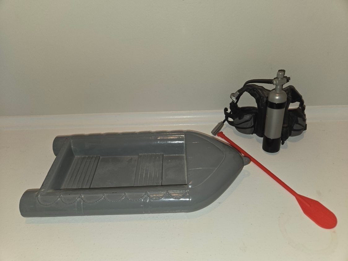 GI Joe Scuba Tank, Raft and Paddle