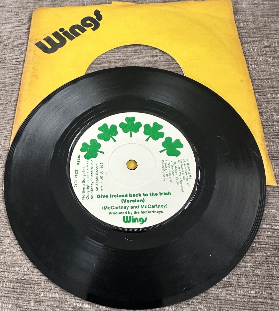 Paul McCartney Wings - Give Ireland Back To The Irish 7” vinyl -Apple 1972 -VG+ 