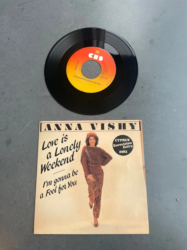 Anna Vishy - Love Is A Lonely Weekend