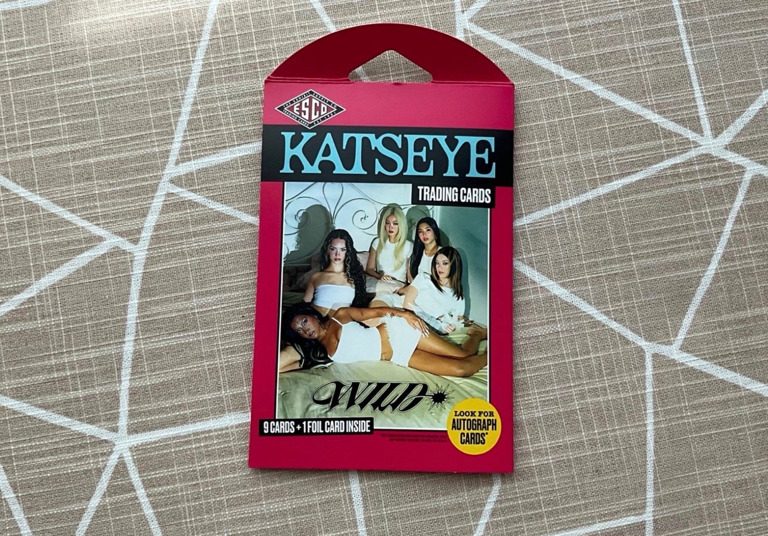 2026 ESCO X KATSEYE CONFEZIONE CARTE COLLEZIONABILI "WILD" NUOVE SIGILLATE