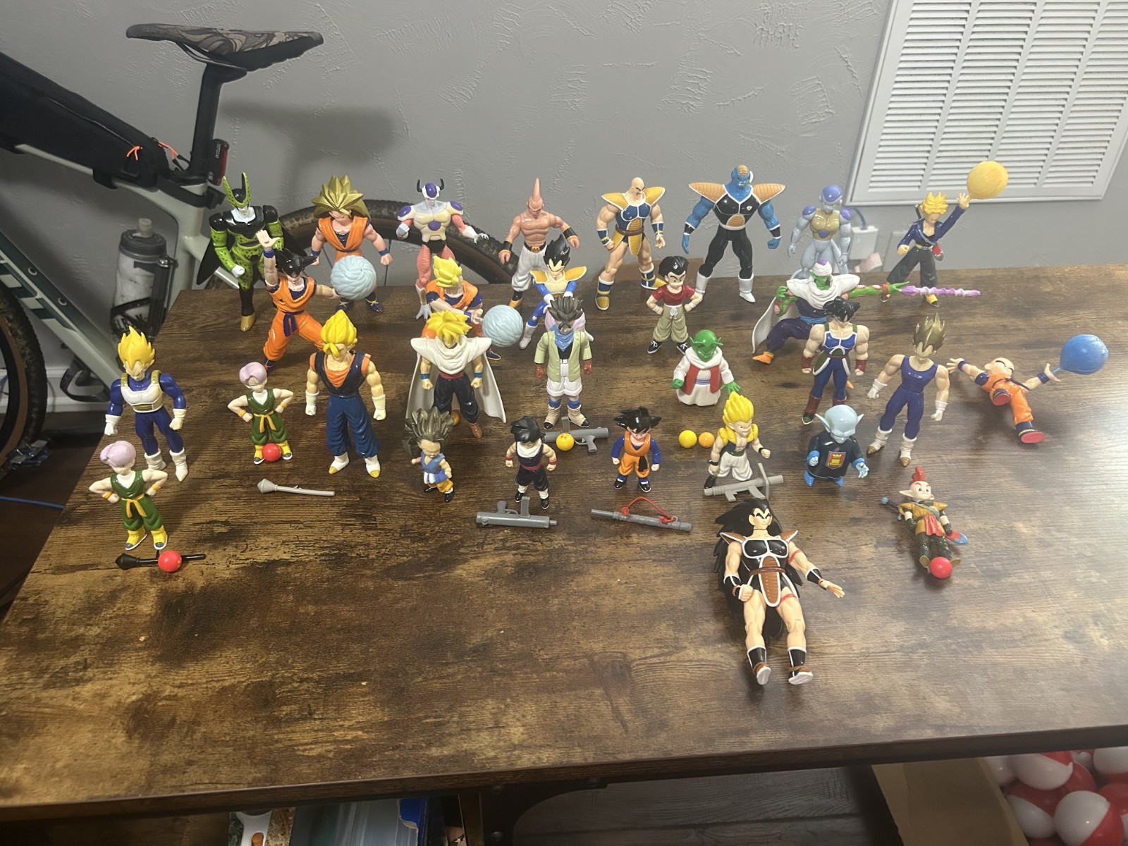 Vintage Dragon Ball Z Action Figure Lot of 30