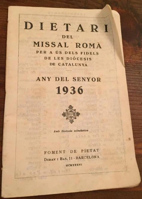 Antiguo pequeño libro religioso Dietari del missal Romà per a ús dels fidels de les diòcesis de Cat