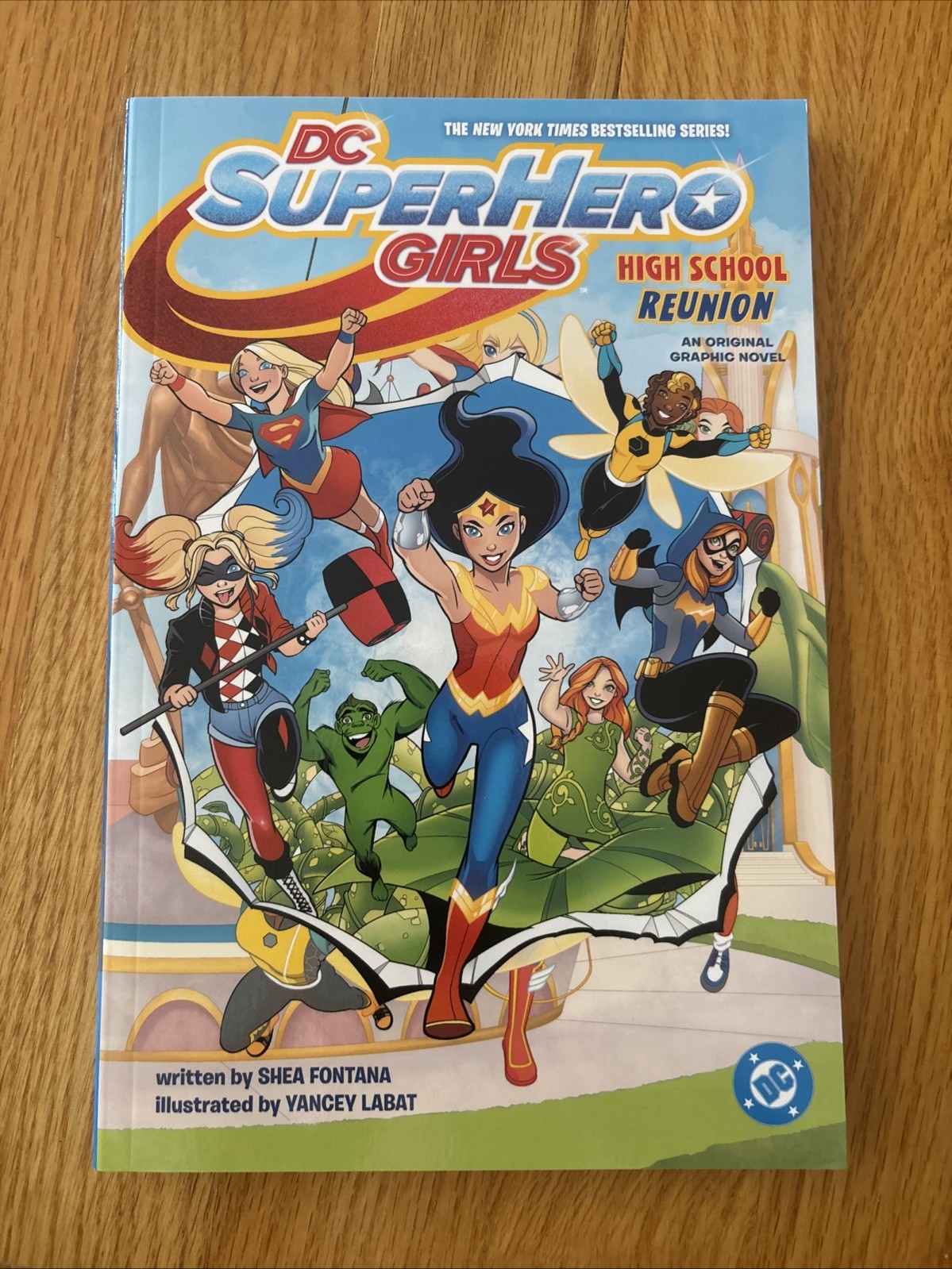 DC Super Hero Girls High School Reunion graphic novel bambini TPB Shea Fontana