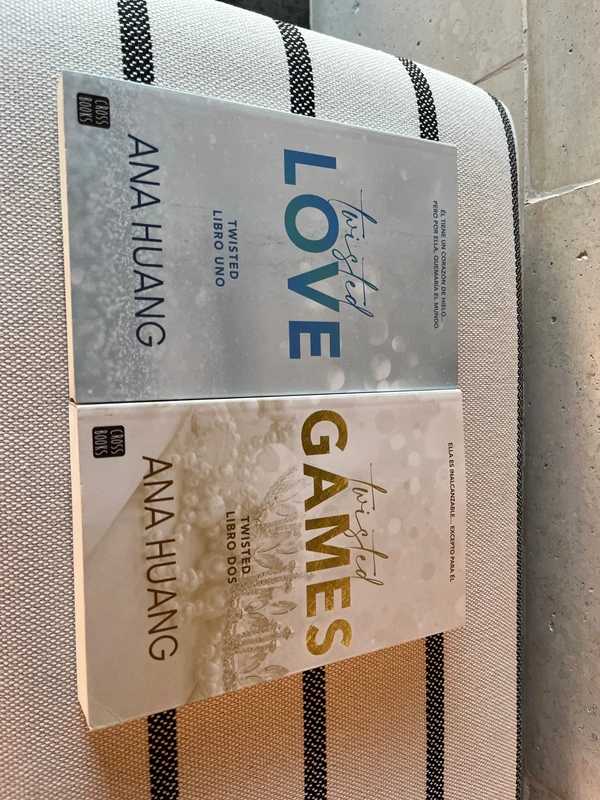 Libro Twisted Love y Games