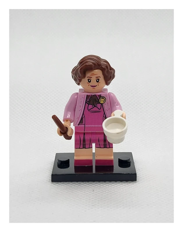 Figurine type Lego - harry Potter - Professeure Dolores Ombrage (Professor Dolores Umbridge)
