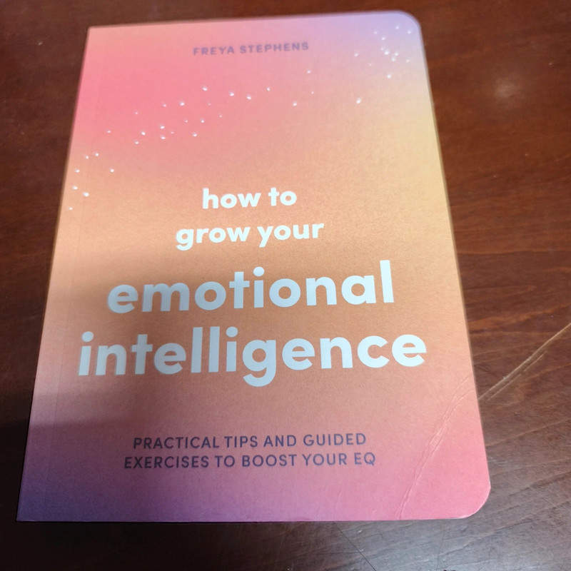 Libro How to Grow Your Emotional Intelligence – Freya Stephens