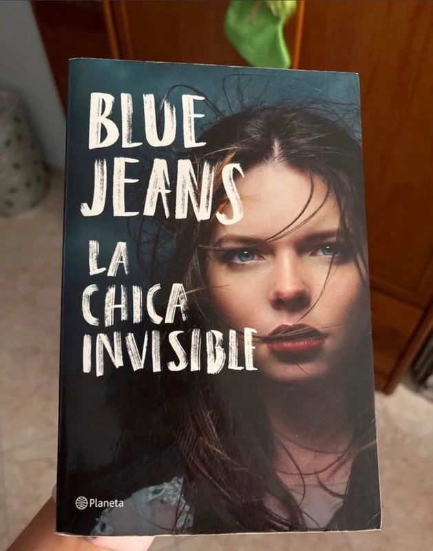 La chica invisible + libretita (Blue Jeans)