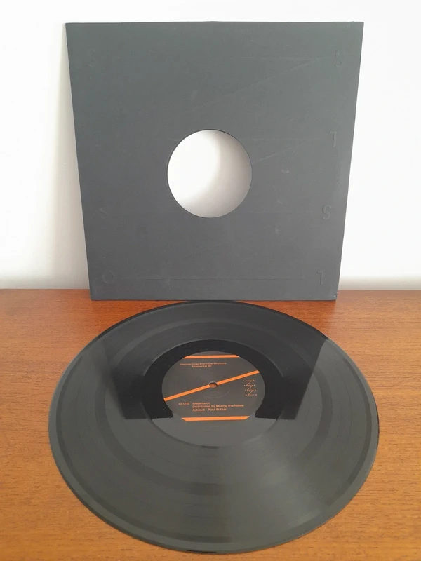 Vinyl EP, Internacional Electrical Rhythms – Momental EP (House)