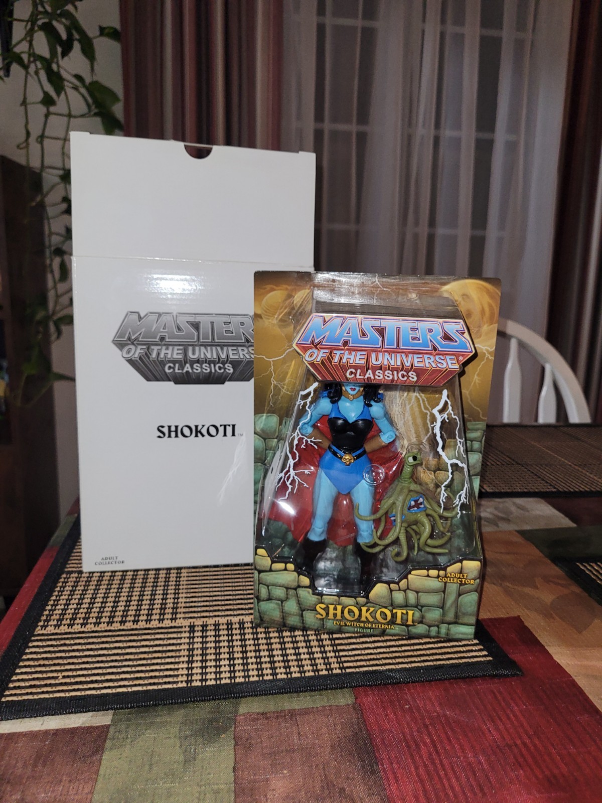 Masters of the Universe Classics Shotoki MOTU Eternia Witch con spedizioniere NUOVO