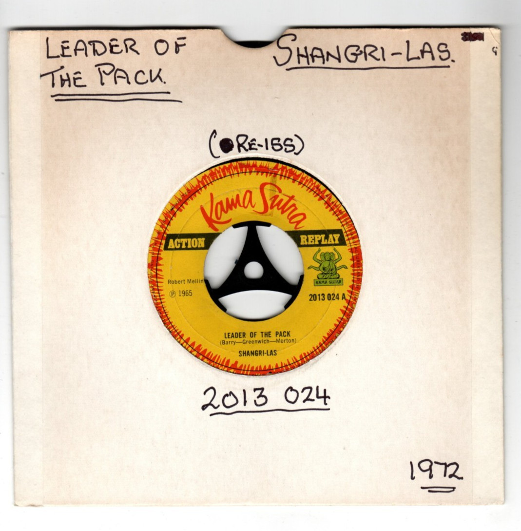 SHANGRI-LAS LEADER OF THE PACK / REMEMBER ( WALKIN' ECT. UK 1972 RE-ISS 7". VG+
