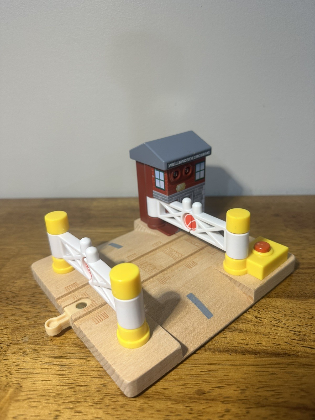Thomas & Friend-2013 Deluxe Railroad- Wellsworth Crossing-Working Sound & light-