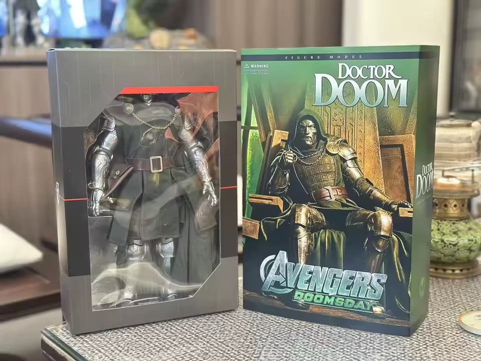 Marvel Doctor Doom Avengers Doomsday 13-inch Clothed Action Figure New In Stock 