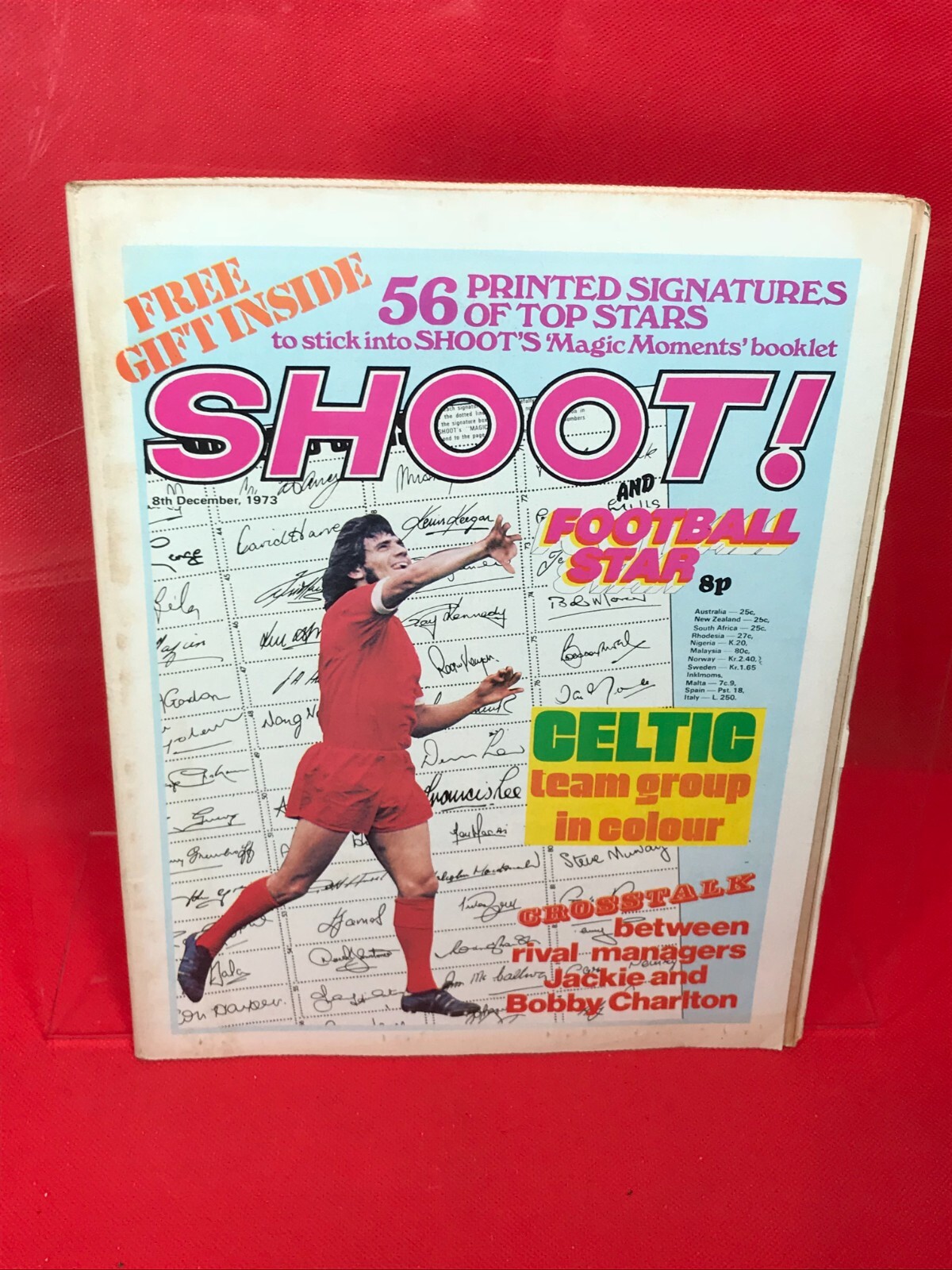 SHOOT 8th December 1973 SOCCER Bobby Jack Charlton FOOTBALL GOAL MAGAZINE