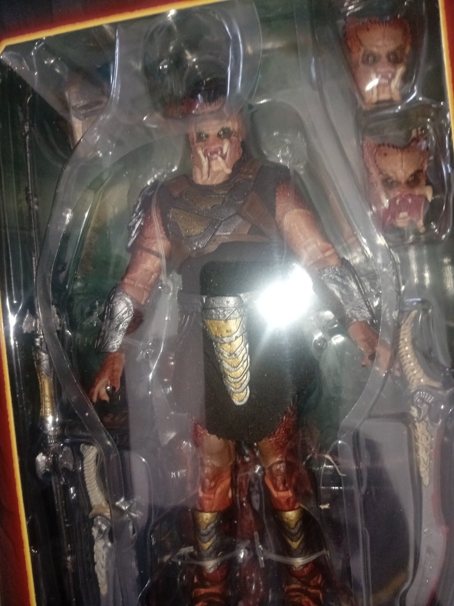 Modellino NECA Predator Badlands Ultimate Dek Training Armor scala 7"