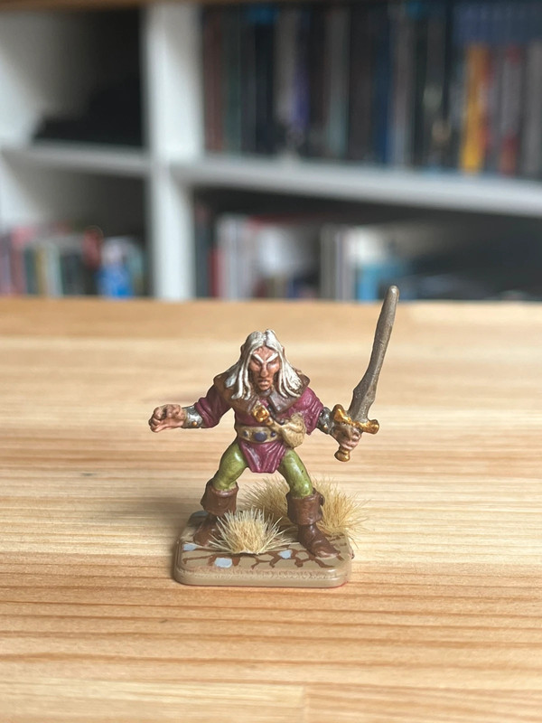 Heroquest - Miniatura elfo dipinta (edizione 1989)