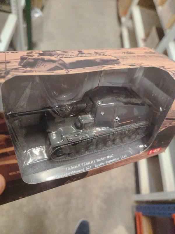 Tanque 105cm k pz.sfl.iva Dicker Max Altaya a escala 1/43