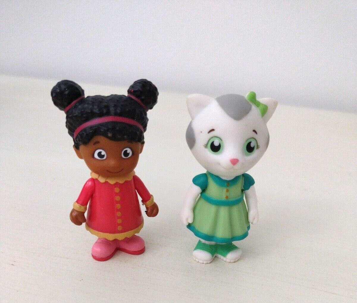 Daniel Tigers Quartiere MISS ELAINA e Katerina Kitty Figure Mini Giocattoli