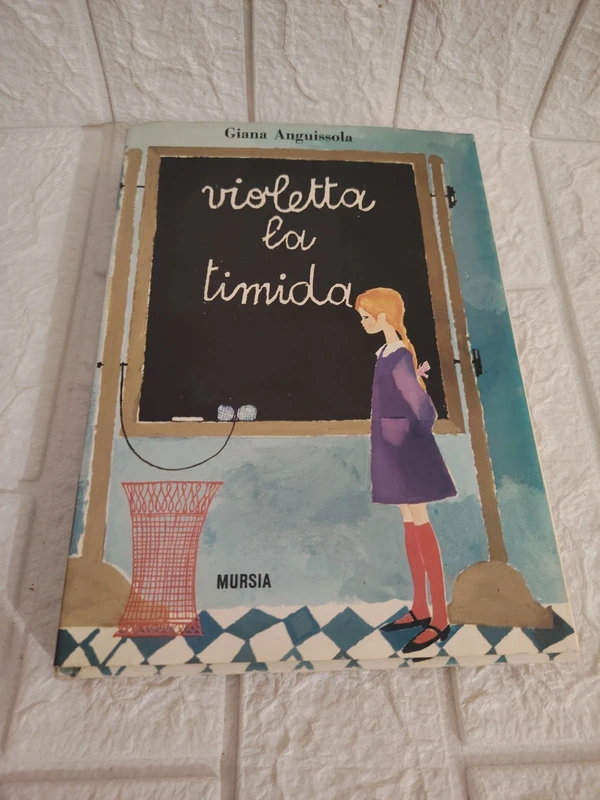 Violetta la timida, scritto da Giana Anguissola