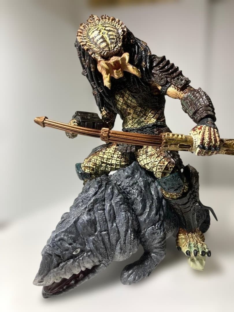 X-Plus Gorgos & Kotobukiya Predator 2 City Hunter 1/6 Sofubi Figure Set