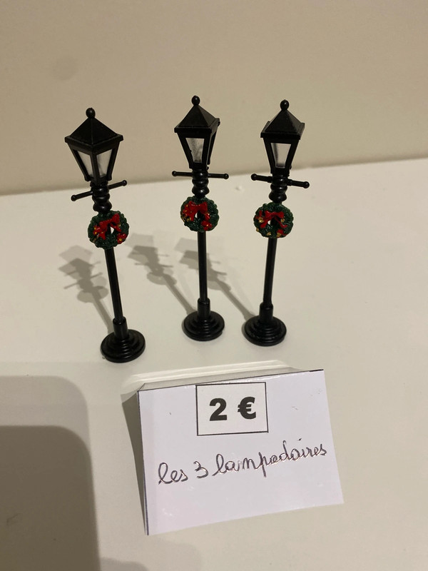 Lot de 3 lampadaires LEMAX -50%