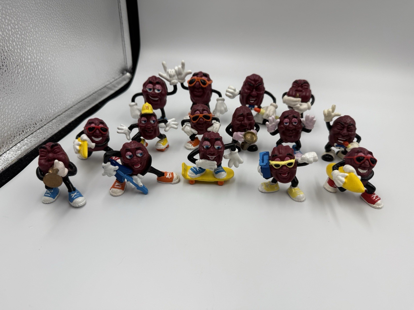 Vintage Lot Of 15 1987-1988 THE CALIFORNIA RAISINS Figures PVC