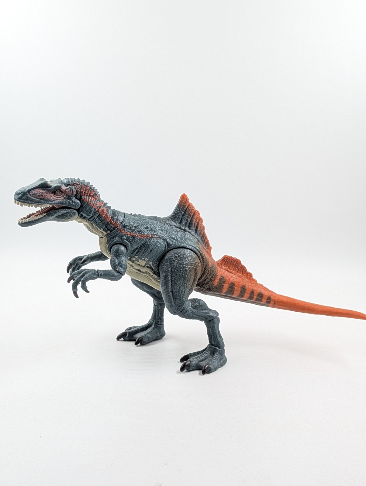 Modellino dinosauro concavenator Jurassic World Hammond Collection 2022