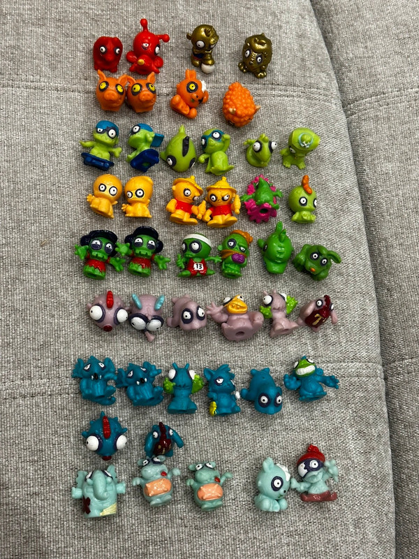 Lote 45 Figuras Zomlings Magic Box