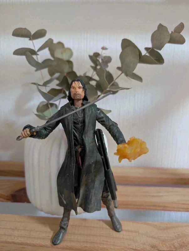 Figura Aragorn – El Señor de los Anillos (Toy Biz, 2003)
