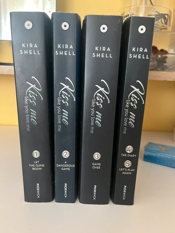 libri saga “Kiss me like you love me”