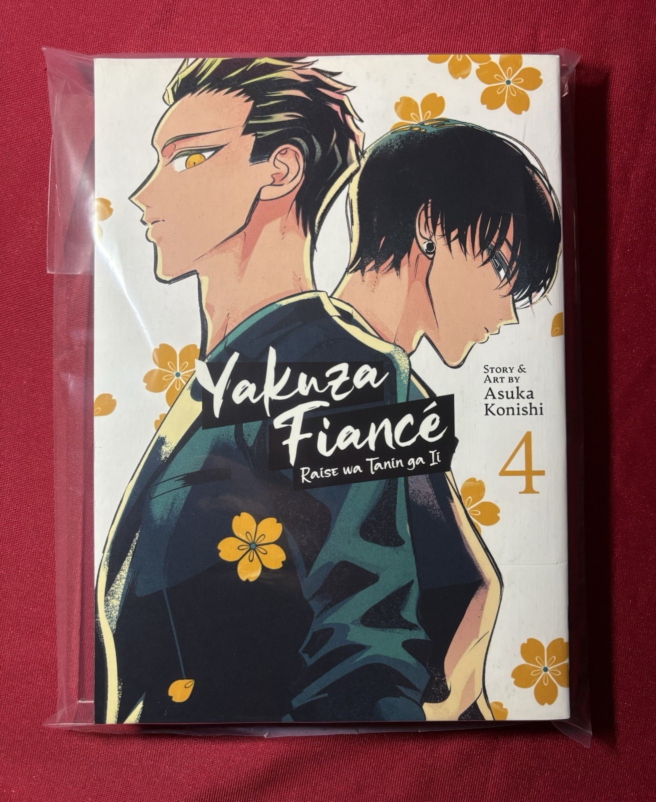 Fidanzato Yakuza: Raise wa Tanin ga Ii, Vol. 4, COME NUOVO MAI LETTO manga inglese 2023