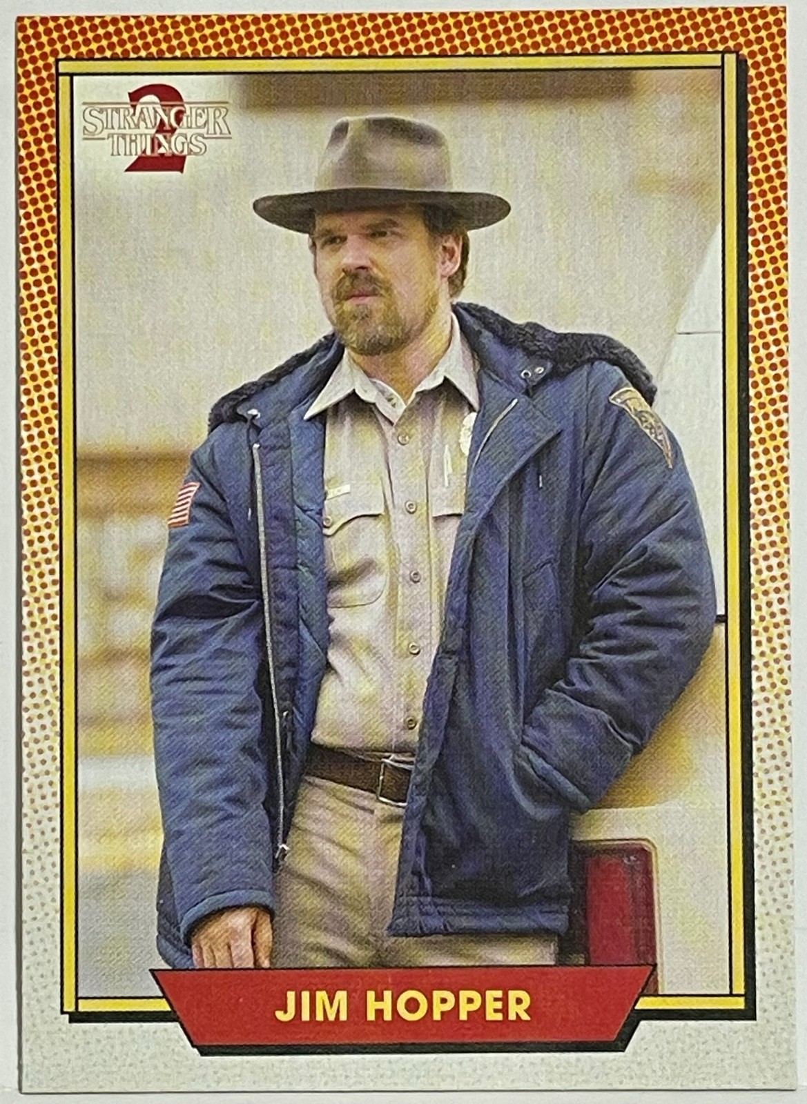2019 TOPPS STRANGER THINGS STAGIONE 2 JIM HOPPER INSERTO CARTA PERSONAGGIO C-2
