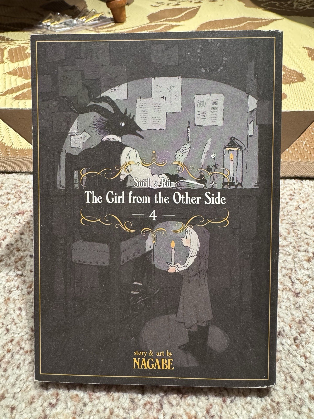 La ragazza dall'altra parte: Siúil, a Rún Vol. 4 Nagabe in brossura inglese