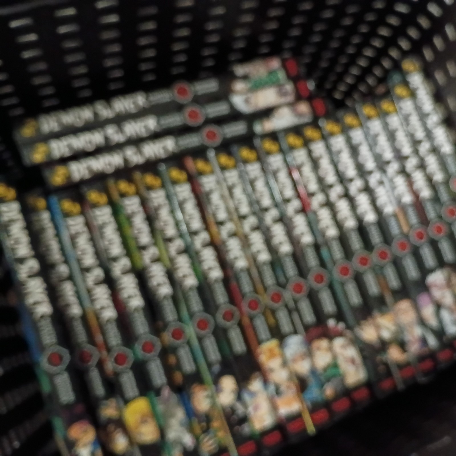 Demon Slayer: Kimetsu no Yaiba Books 1 - 23, inglese TPB VIZ Media