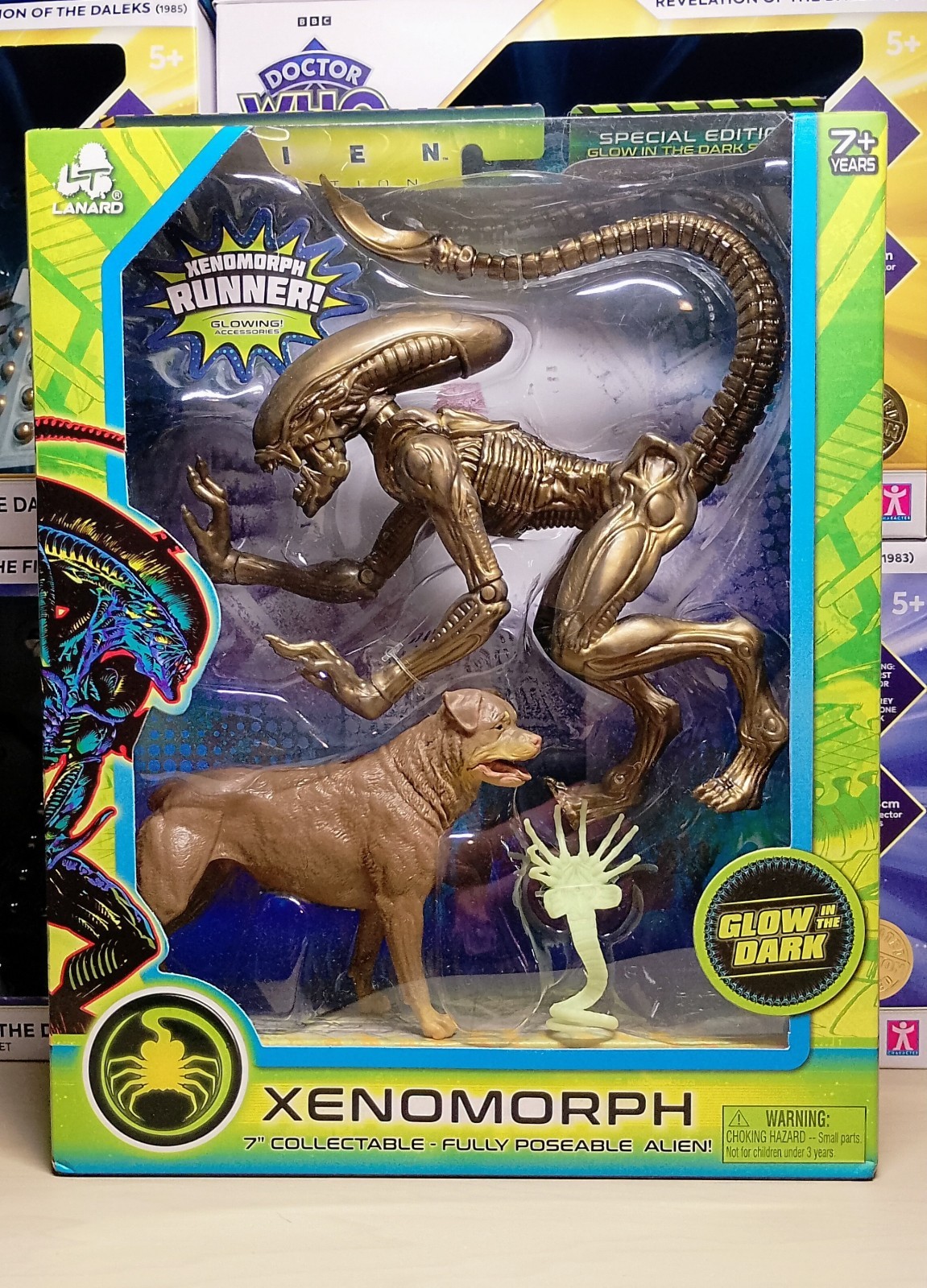 Lanard Alien Xenomorph Runner Figure. With glow in the dark accessory 