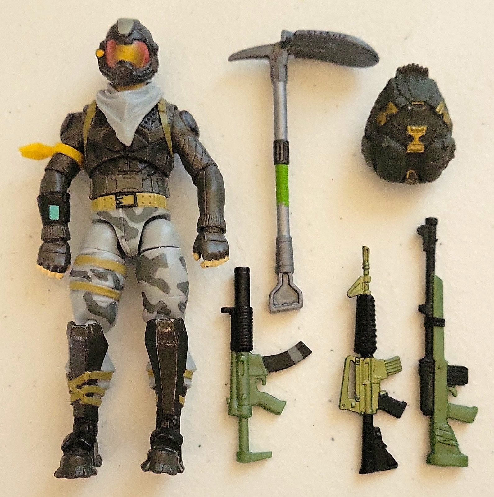 Fortnite action figure 4" Rogue Agent con accessori