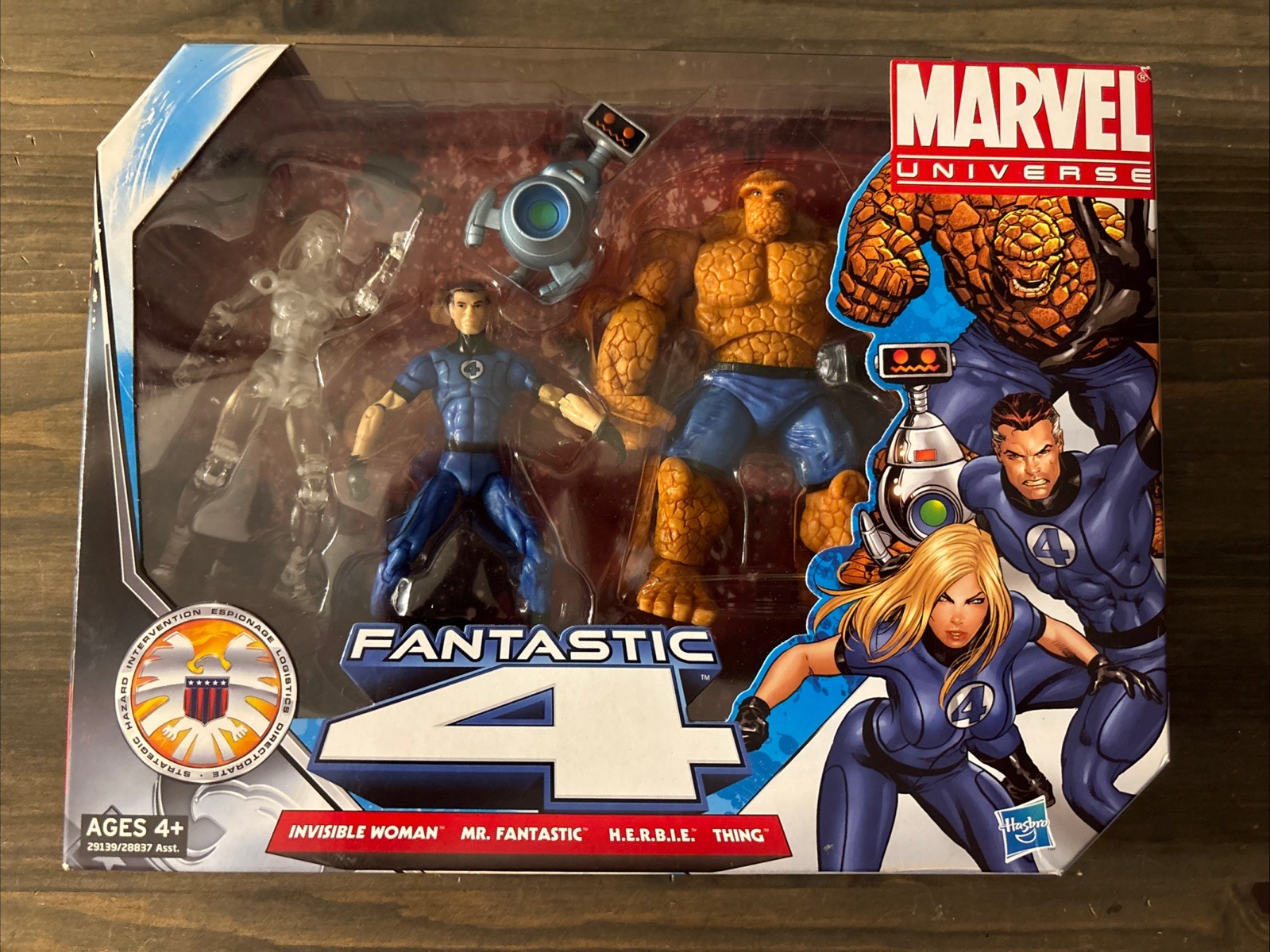 Marvel Universe Fantastic 4 (Hasbro) Confezione da 4 RARA Donna Invisibile Trasparente -NON APERTA