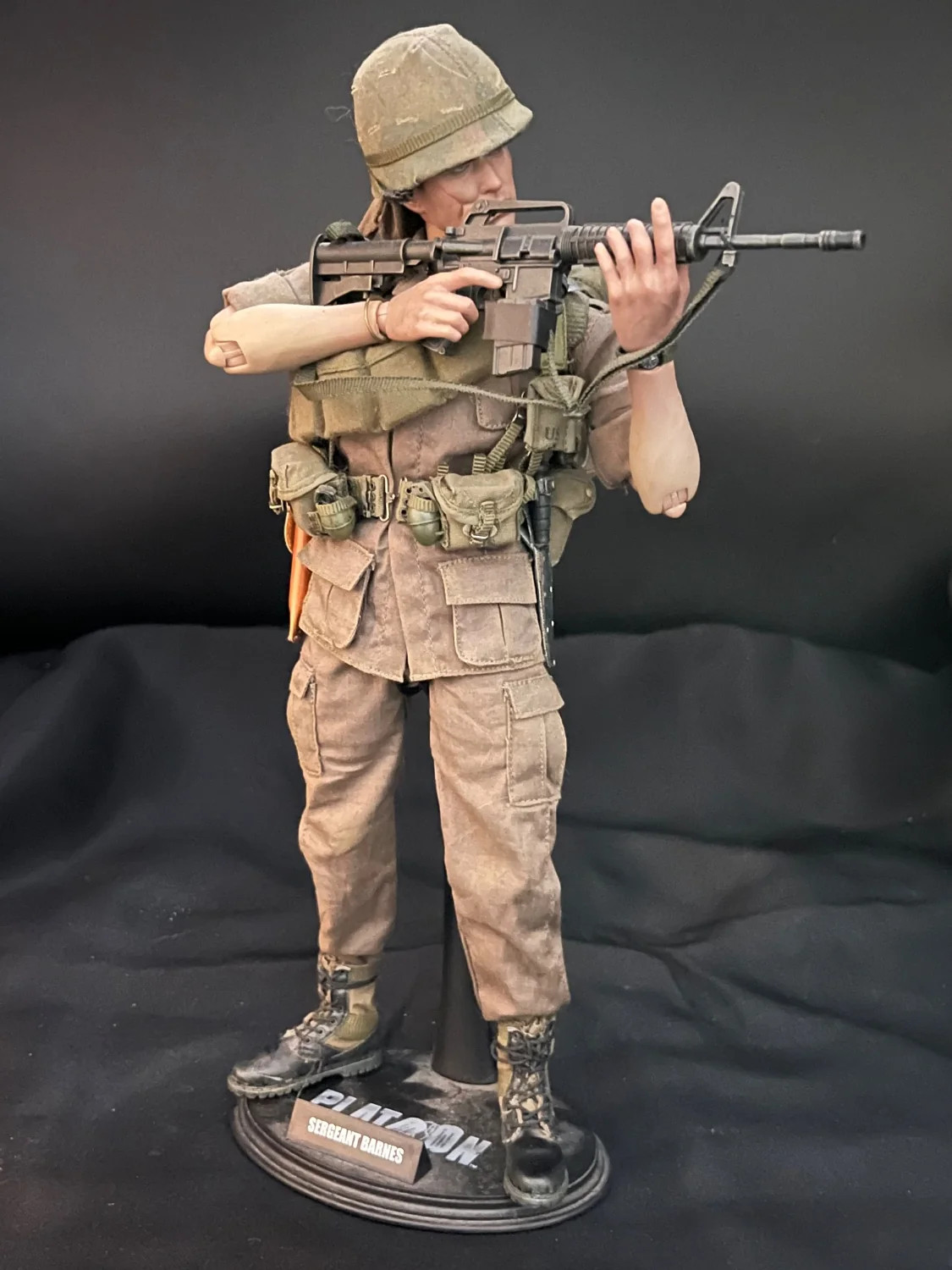 Modellino Plotone Scala 1/6 Epoca Vietnam Esercito USA Sergente Barnes Hot Toys