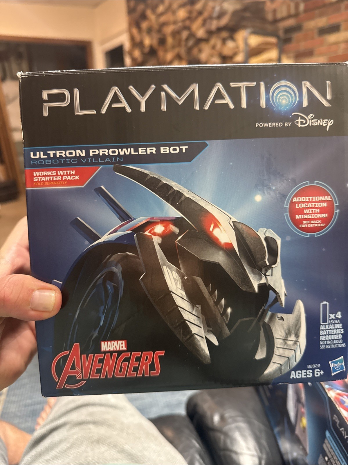 MARVEL Avengers Ultron Prowler Bot di Hasbro Playmation Disney Powered