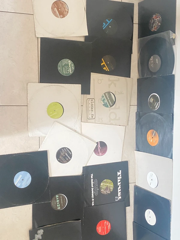 Lot de 20 vinyles techno années 2000