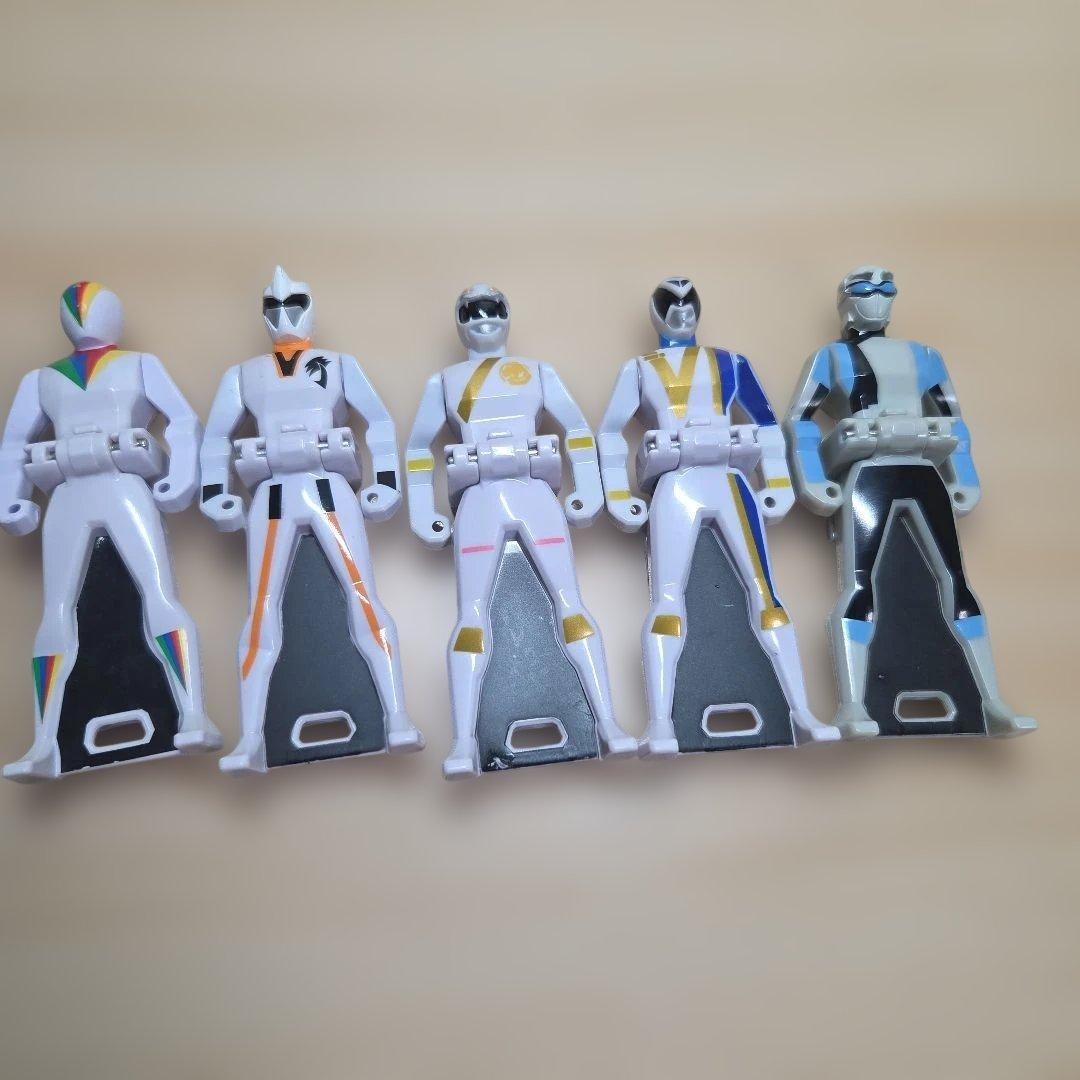 BANDAI Super Sentai Ranger Key Set Giocattolo 5pz Personaggio Oggetto da Collezione Usato