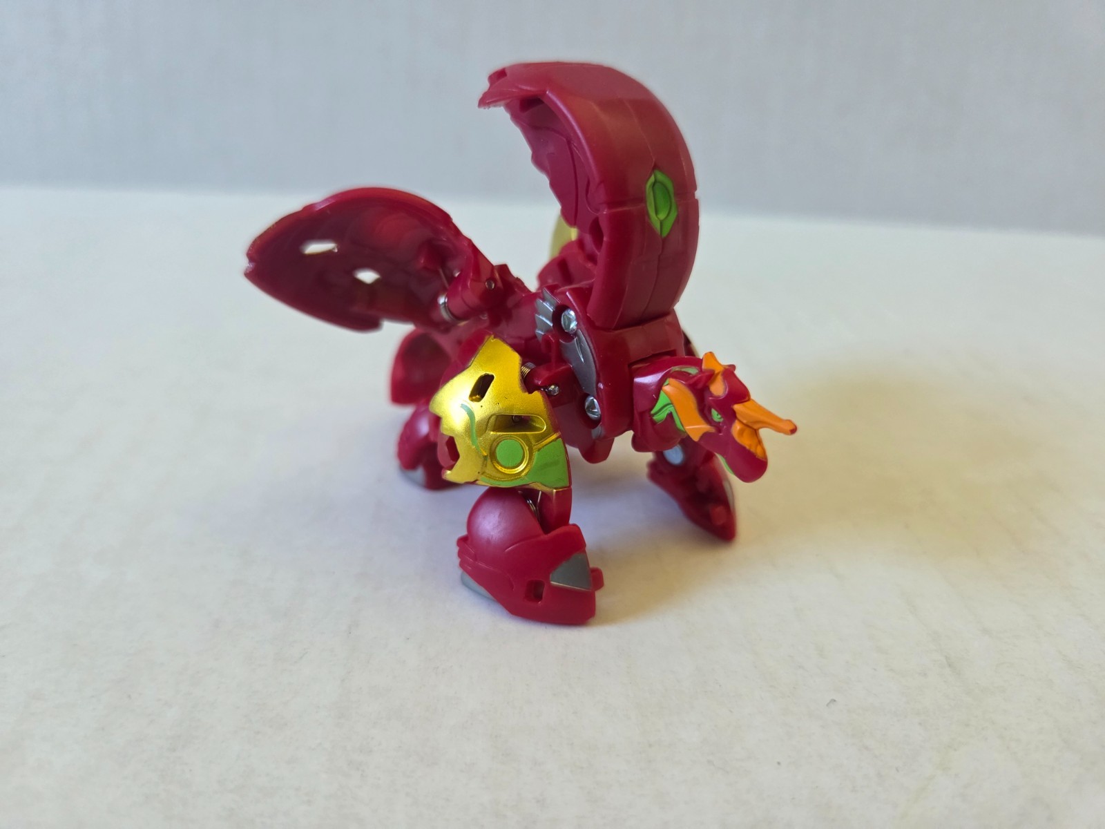 Modellino Bakugan Alleanza Corazzata Red Pyrus Pegatrix x Goreene Ultra B600