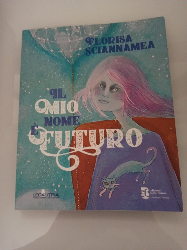 Libro per ragazzi con illustrazione bellissime